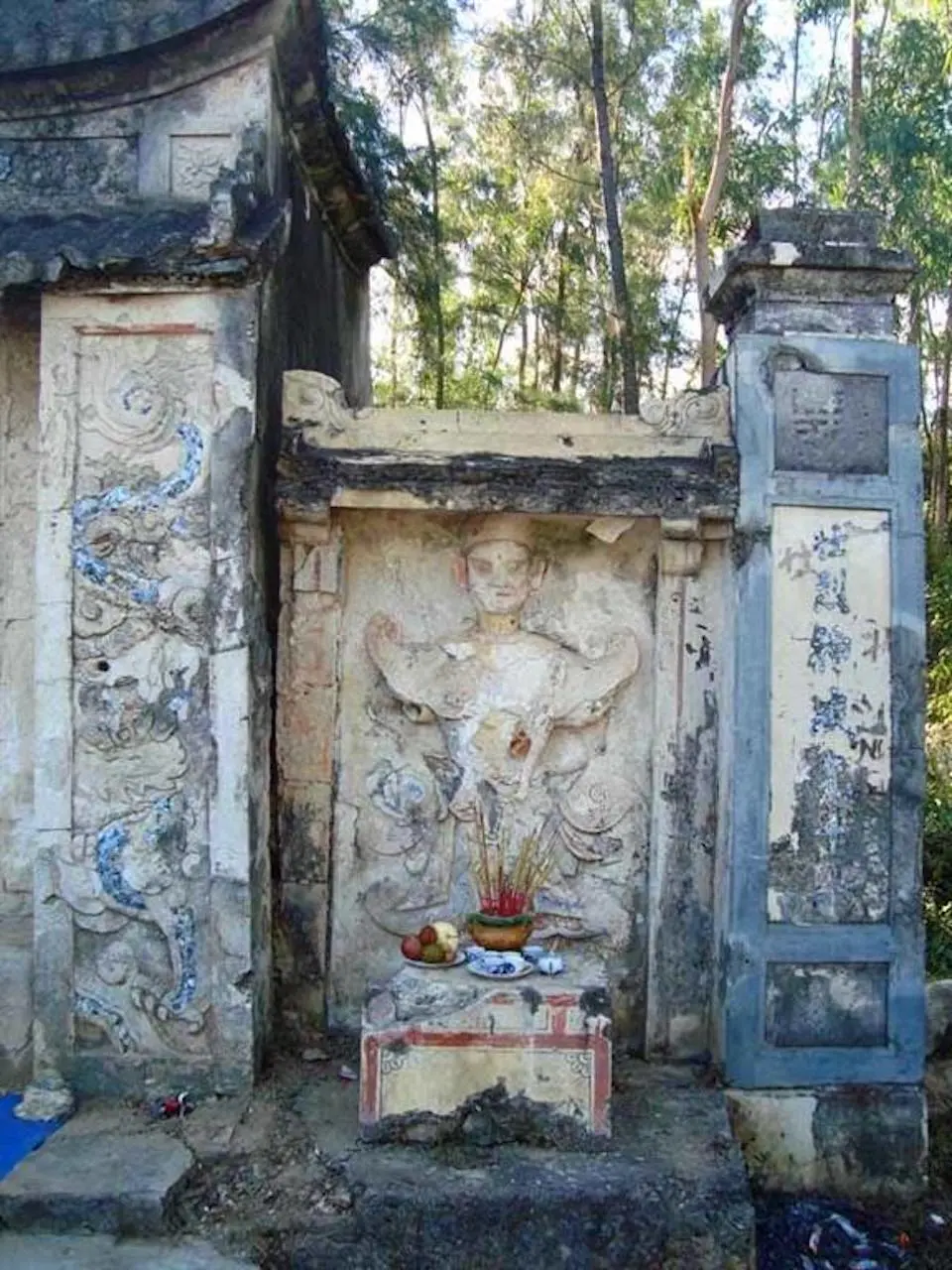 Gh&eacute; thăm Miếu Nam L&atilde;nh Quảng B&igrave;nh chi&ecirc;m ngưỡng kiến tr&uacute;c linh thi&ecirc;ng 4