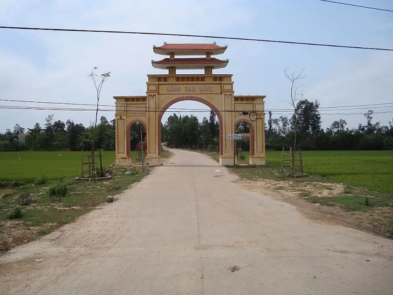 Gh&eacute; thăm Miếu Nam L&atilde;nh Quảng B&igrave;nh chi&ecirc;m ngưỡng kiến tr&uacute;c linh thi&ecirc;ng 2