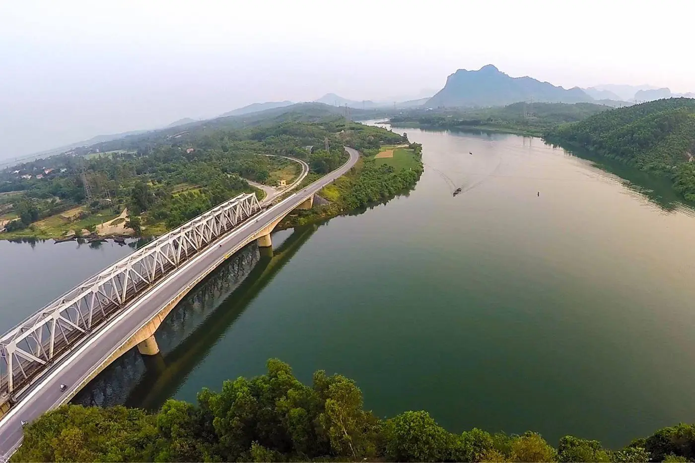 Kh&aacute;m ph&aacute; N&uacute;i Thần Đinh Quảng B&igrave;nh linh thi&ecirc;ng c&oacute; g&igrave; đặc sắc 5