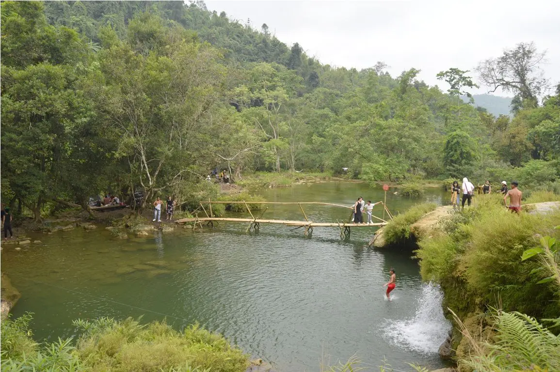 Kh&aacute;m ph&aacute; Th&aacute;c Mơ Minh H&oacute;a (Th&aacute;c Vạn Mơ) Quảng B&igrave;nh, vẻ đẹp chốn ti&ecirc;n cảnh 4