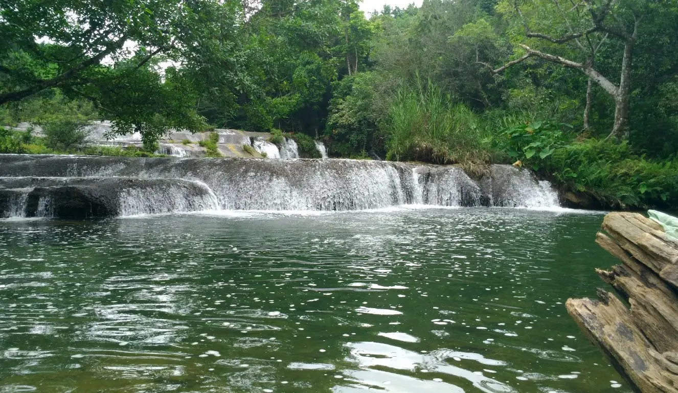 Kh&aacute;m ph&aacute; Th&aacute;c Mơ Minh H&oacute;a (Th&aacute;c Vạn Mơ) Quảng B&igrave;nh, vẻ đẹp chốn ti&ecirc;n cảnh 2