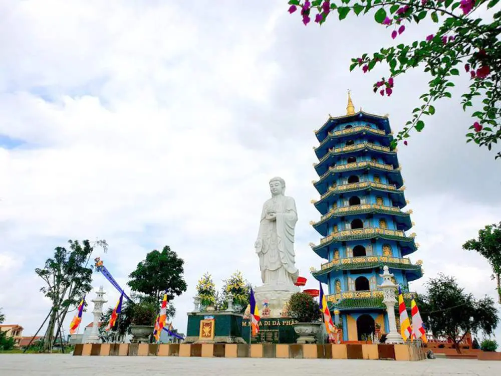 Về thăm Ch&ugrave;a Đại Gi&aacute;c Quảng B&igrave;nh rộng lớn v&agrave; thanh tịnh 2