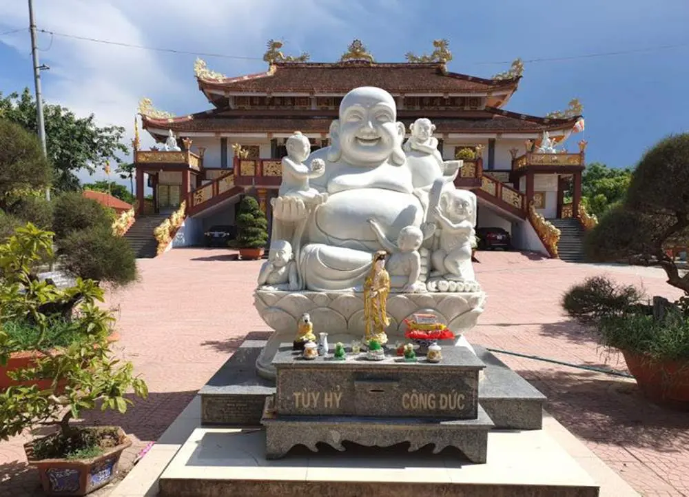 Về thăm Ch&ugrave;a Đại Gi&aacute;c Quảng B&igrave;nh rộng lớn v&agrave; thanh tịnh 5