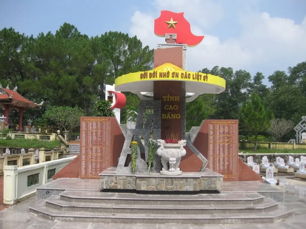 Về thăm Đền Tưởng niệm Liệt sỹ Trường Sơn Quảng B&igrave;nh 5