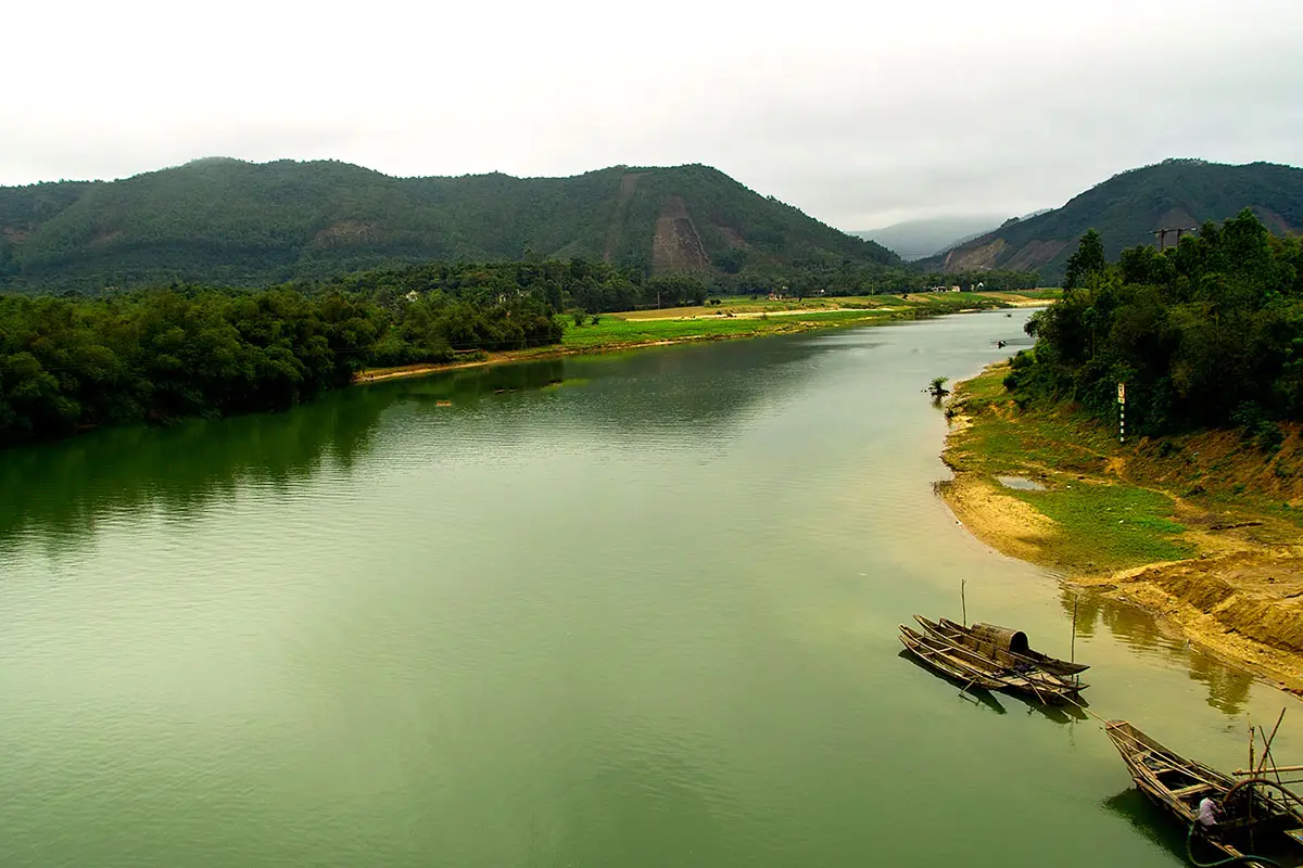 Đình Làng Phù Trịch Quảng Bình yên bình chốn ven sông