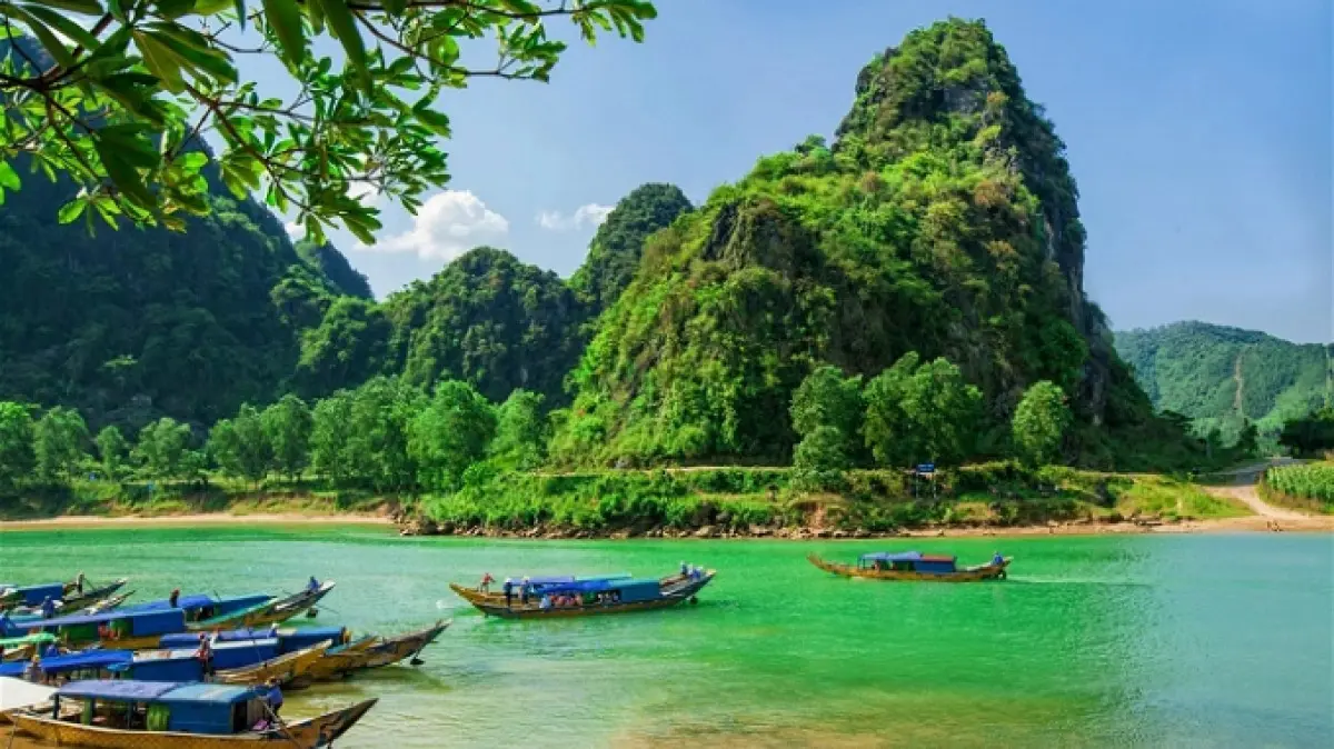 Làng Lệ Sơn Quảng Bình và vẻ đẹp thiên nhiên hùng vĩ