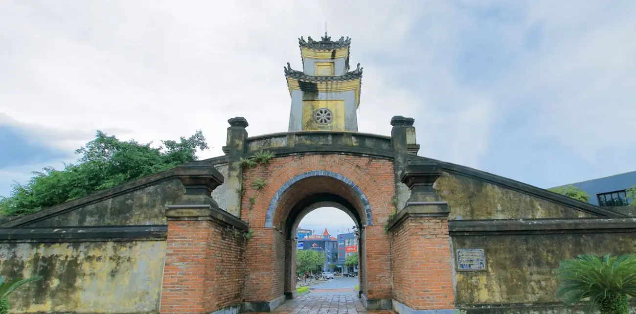 Quảng Bình Quan: Vị chứng nhân lịch sử giữa lòng thành phố