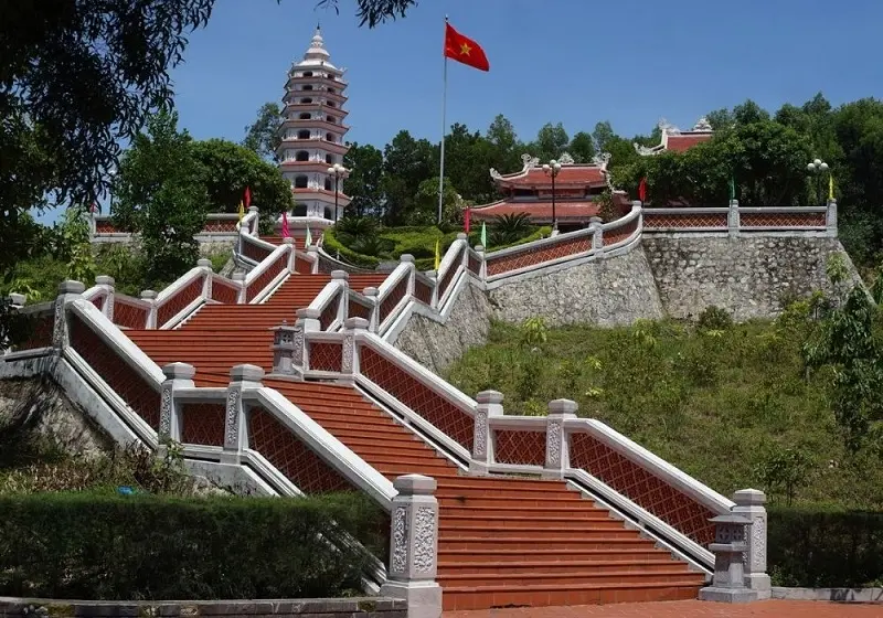 Về thăm Đền Tưởng niệm Liệt sỹ Trường Sơn Quảng Bình
