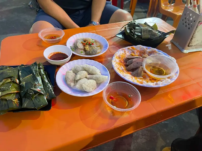 B&aacute;nh lọc Hương Ho&agrave;i với hương vị kh&oacute; qu&ecirc;n giữa l&ograve;ng Đồng Hới 3