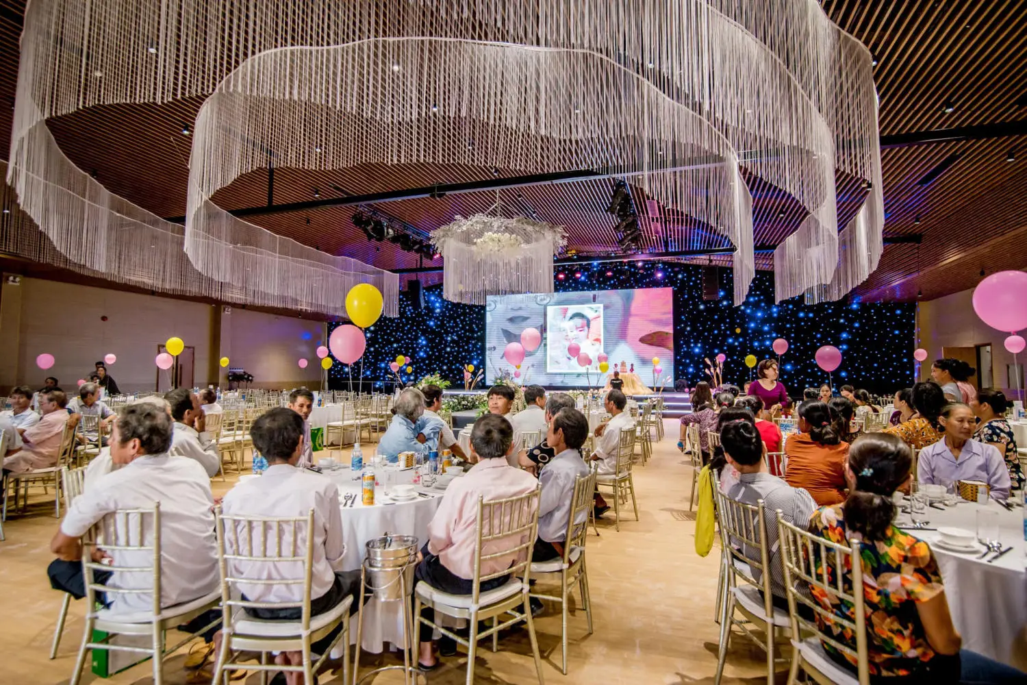 Đến Chang Chang Party Quảng B&igrave;nh h&ograve;a m&igrave;nh v&agrave;o những bữa tiệc đặc sắc 2