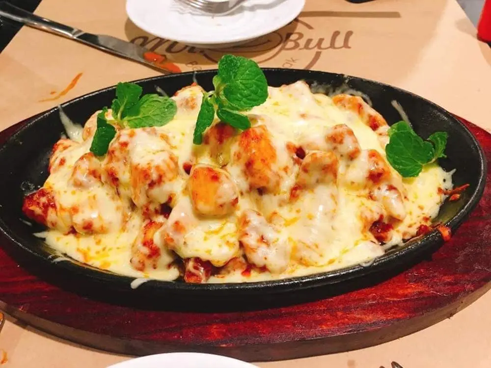 Đến Mr.Bull Restaurant Quảng B&igrave;nh thưởng thức m&oacute;n &Acirc;u si&ecirc;u hấp dẫn 7