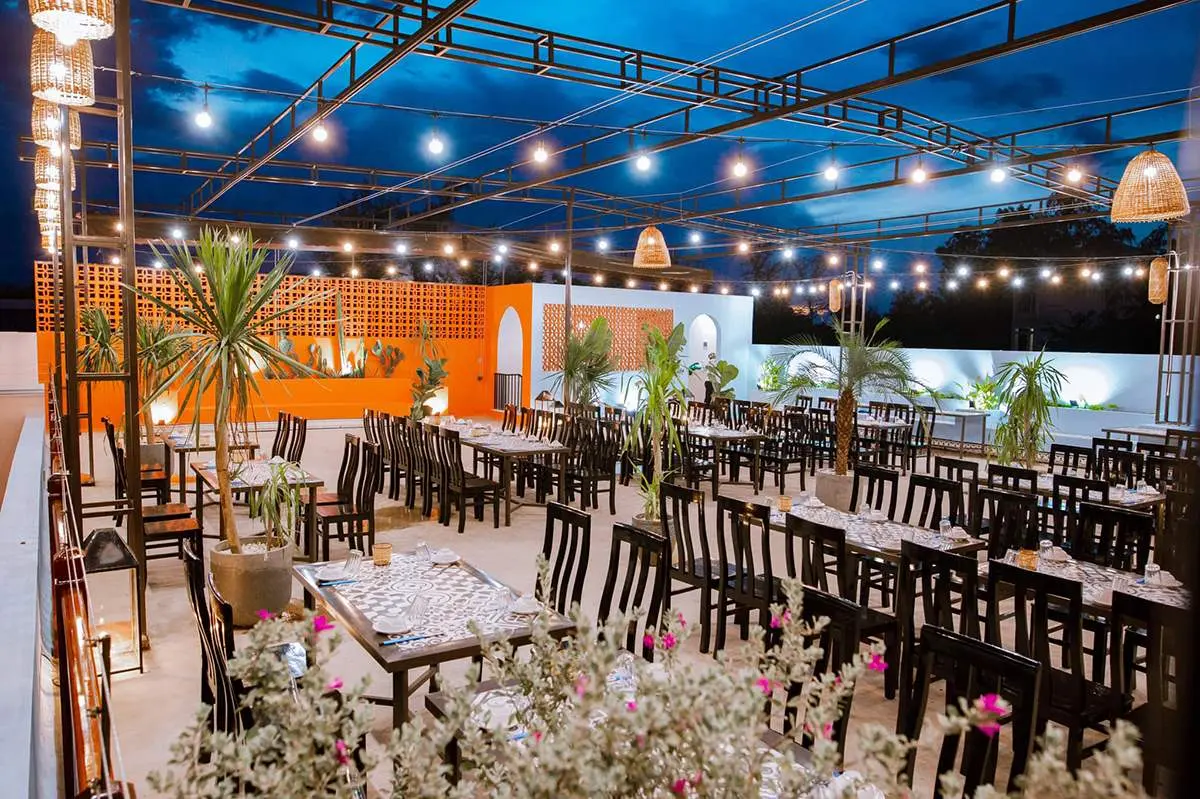 Gh&eacute; Nh&agrave; h&agrave;ng L&aacute; Cọ Flamingo Beach Quảng B&igrave;nh thưởng thức hải sản tươi ngon 4