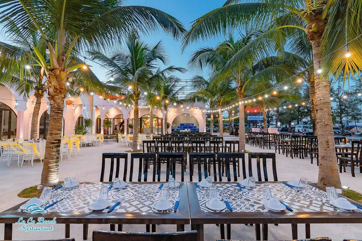 Gh&eacute; Nh&agrave; h&agrave;ng L&aacute; Cọ Flamingo Beach Quảng B&igrave;nh thưởng thức hải sản tươi ngon 3