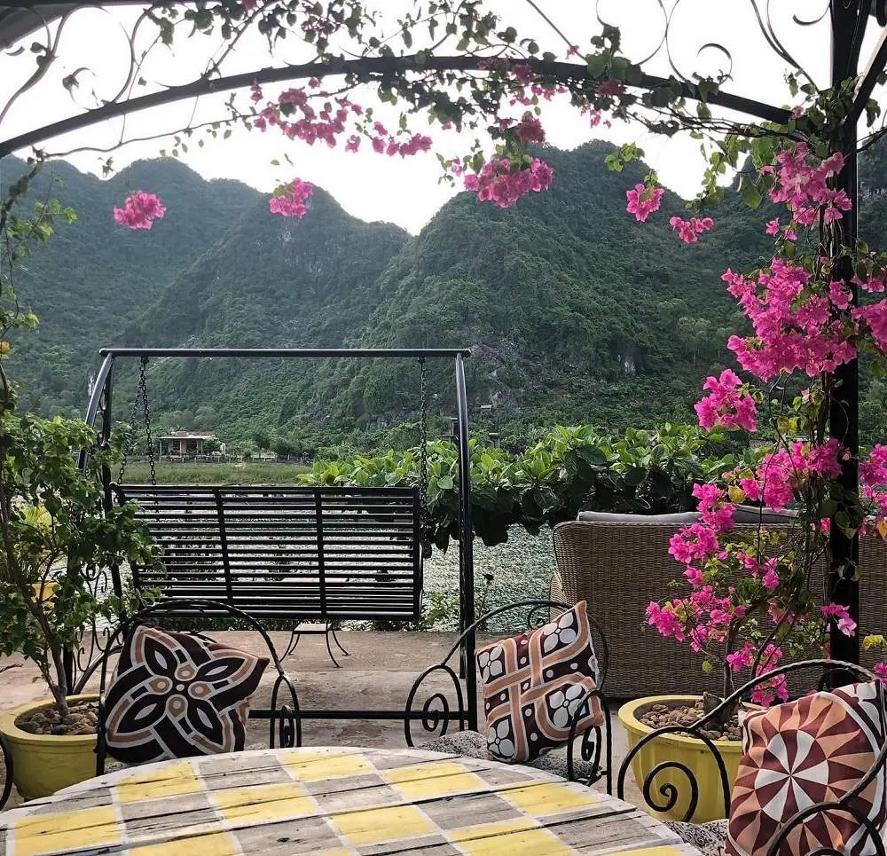 Ghé thăm The Villas Restaurant Quảng Bình cùng hội bạn thân 5