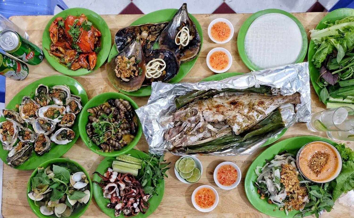 Lưu ngay những địa điểm ăn hải sản Quảng B&igrave;nh thơm ngon, hấp dẫn 15