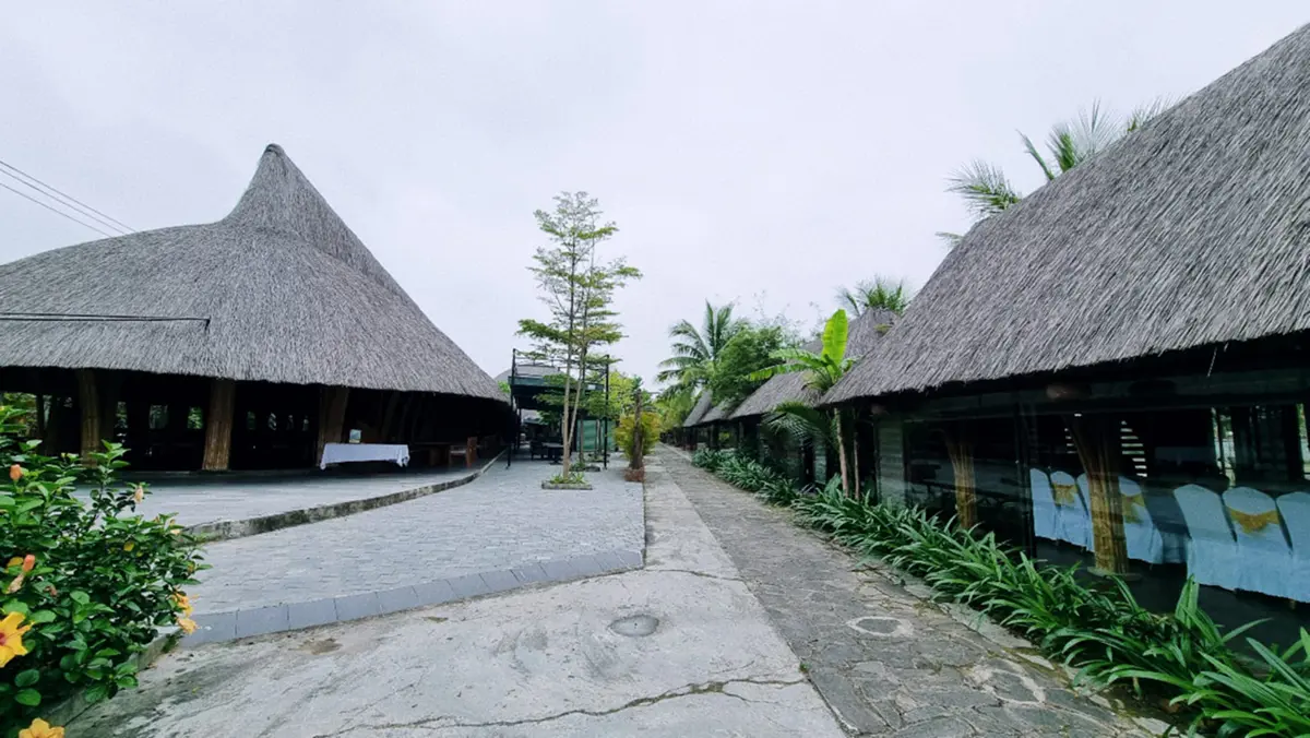 Nh&agrave; h&agrave;ng Everland Quảng B&igrave;nh thơ mộng b&ecirc;n bờ s&ocirc;ng Cầu R&agrave;o 3