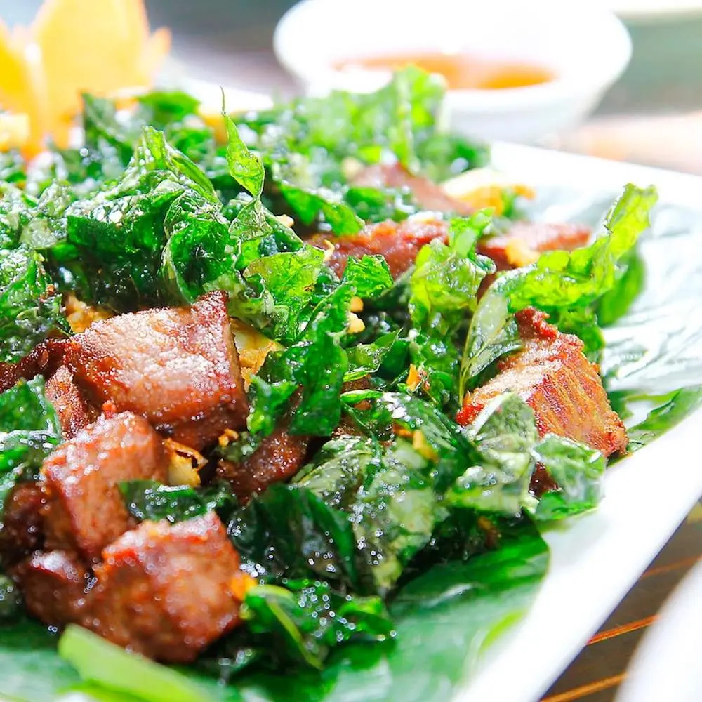 Thịt tr&acirc;u l&aacute; trơng Quảng B&igrave;nh c&oacute; g&igrave; ngon m&agrave; ai cũng săn l&ugrave;ng 3