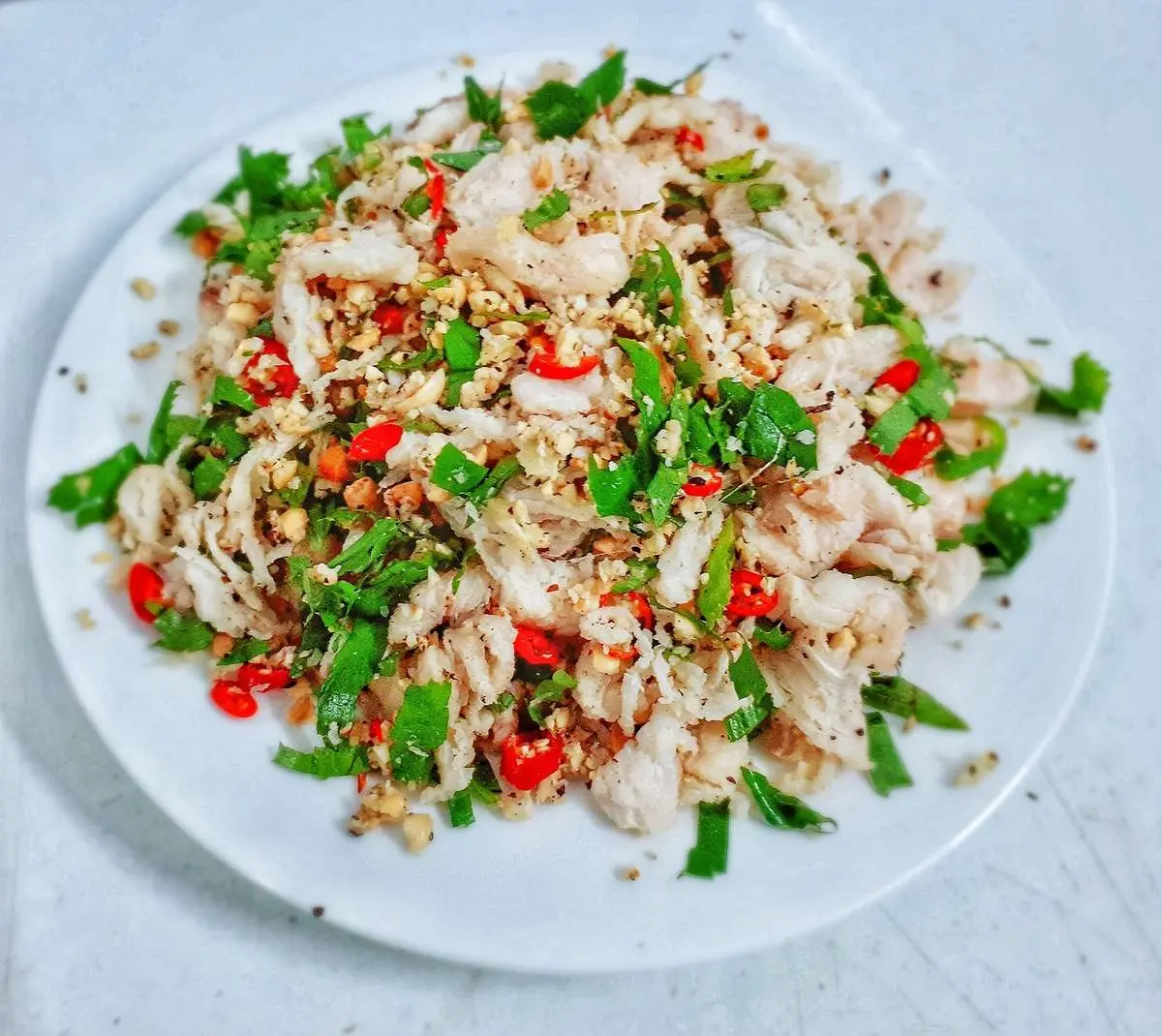 Gỏi cá nghéo Quảng Bình độc đáo không phải mùa nào cũng có