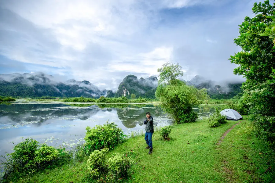 Cắm trại b&ecirc;n Hồ Y&ecirc;n Ph&uacute; chi&ecirc;m ngưỡng bức tranh sơn thủy hữu t&igrave;nh 6