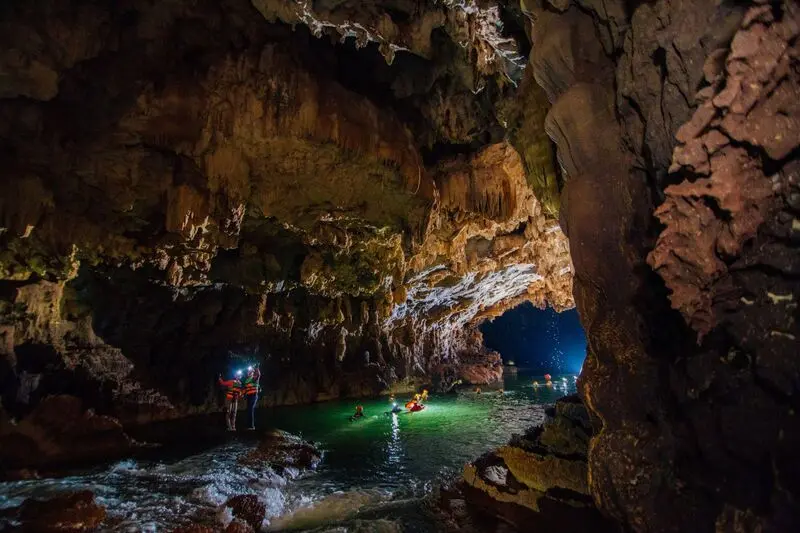 Hang động T&uacute; L&agrave;n: Ti&ecirc;n cảnh s&acirc;u thẳm trong l&ograve;ng n&uacute;i đ&aacute; 5