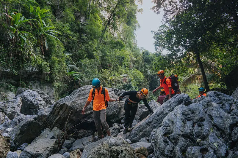 Hang Ti&ecirc;n Quảng B&igrave;nh: Mỹ cảnh thi&ecirc;n nhi&ecirc;n giữa quần thể T&uacute; L&agrave;n 5