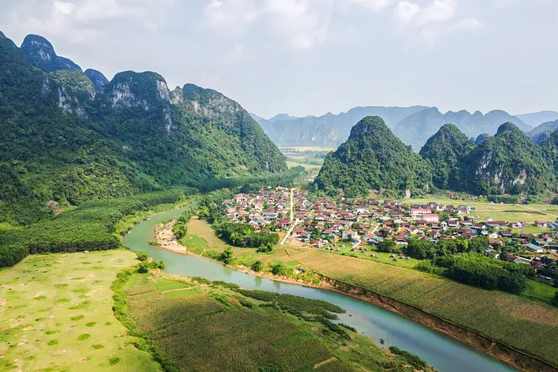 L&agrave;ng du lịch T&acirc;n Ho&aacute;: Kh&aacute;m ph&aacute; thi&ecirc;n thi&ecirc;n v&agrave; bản sắc văn h&oacute;a độc đ&aacute;o 2