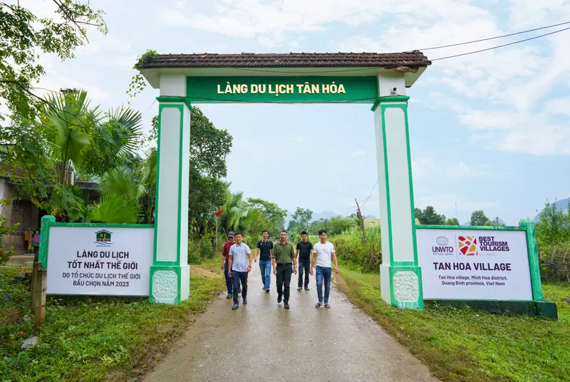 L&agrave;ng du lịch T&acirc;n Ho&aacute;: Kh&aacute;m ph&aacute; thi&ecirc;n thi&ecirc;n v&agrave; bản sắc văn h&oacute;a độc đ&aacute;o 8