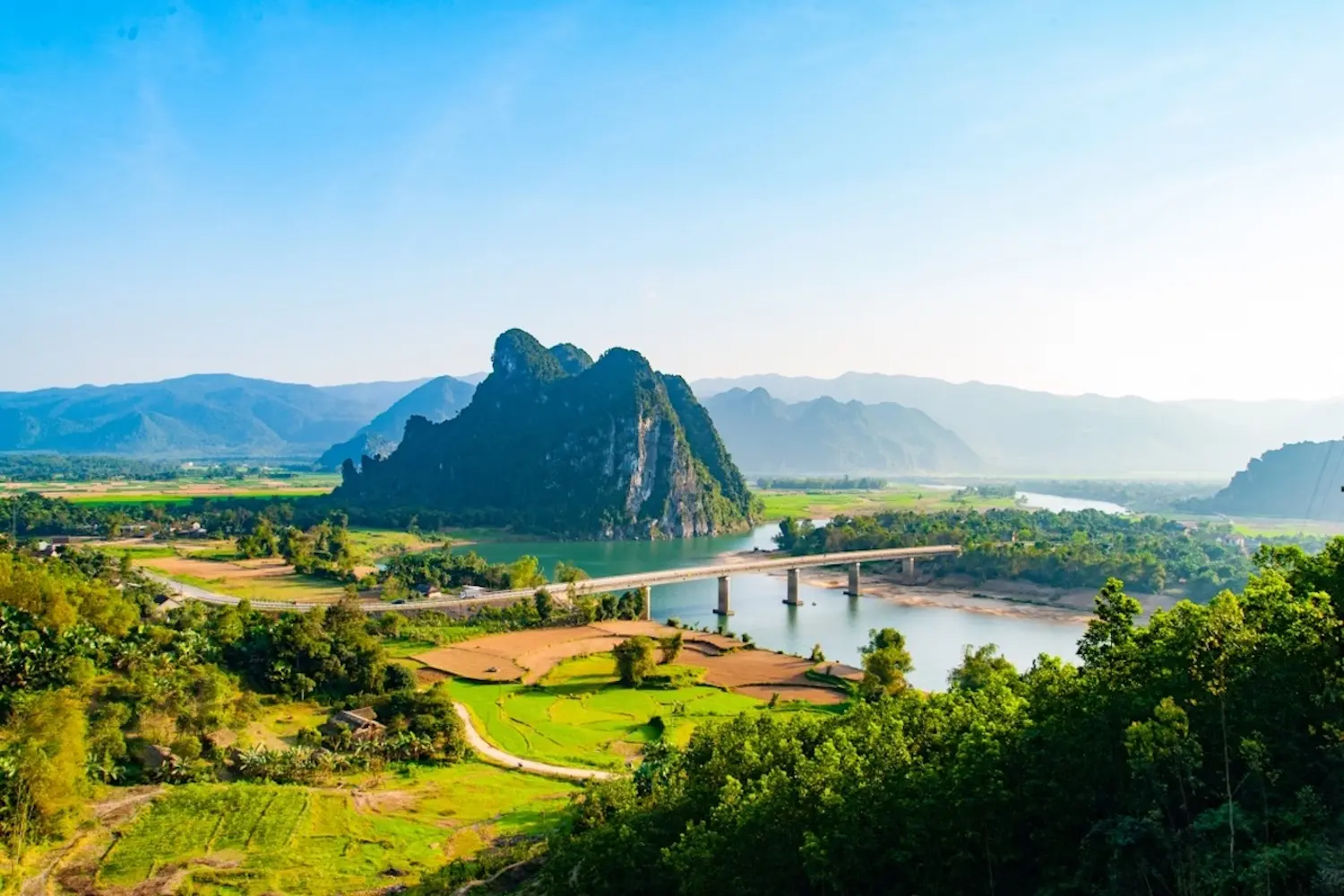 Minh Cầm Quảng B&igrave;nh v&agrave; những n&eacute;t đẹp xao xuyến l&ograve;ng người 5