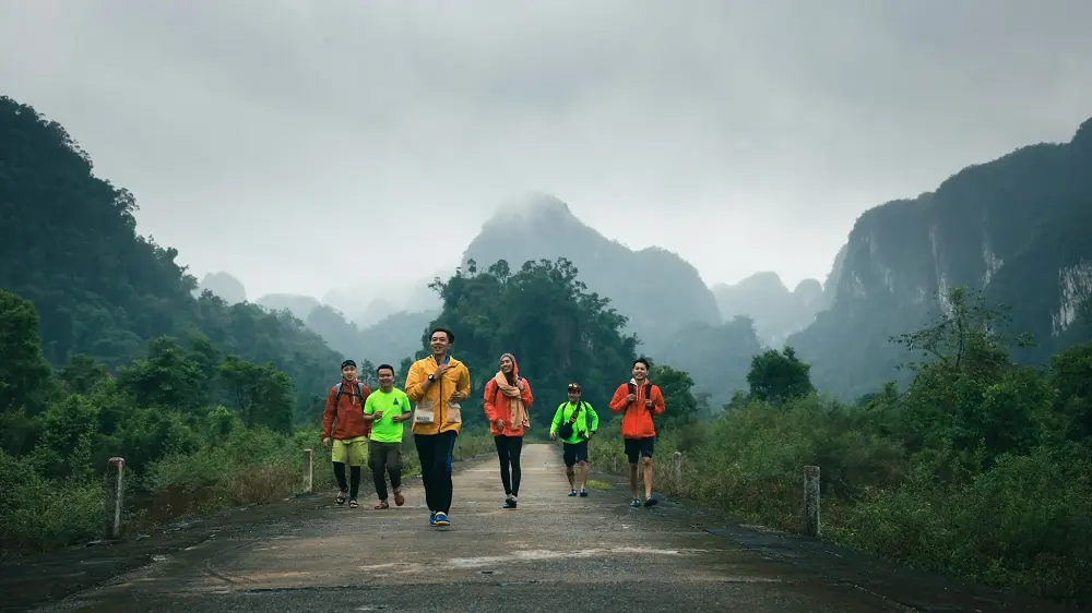 Review Quảng B&igrave;nh c&ugrave;ng với những kẻ khờ y&ecirc;u th&uacute; lang thang 2