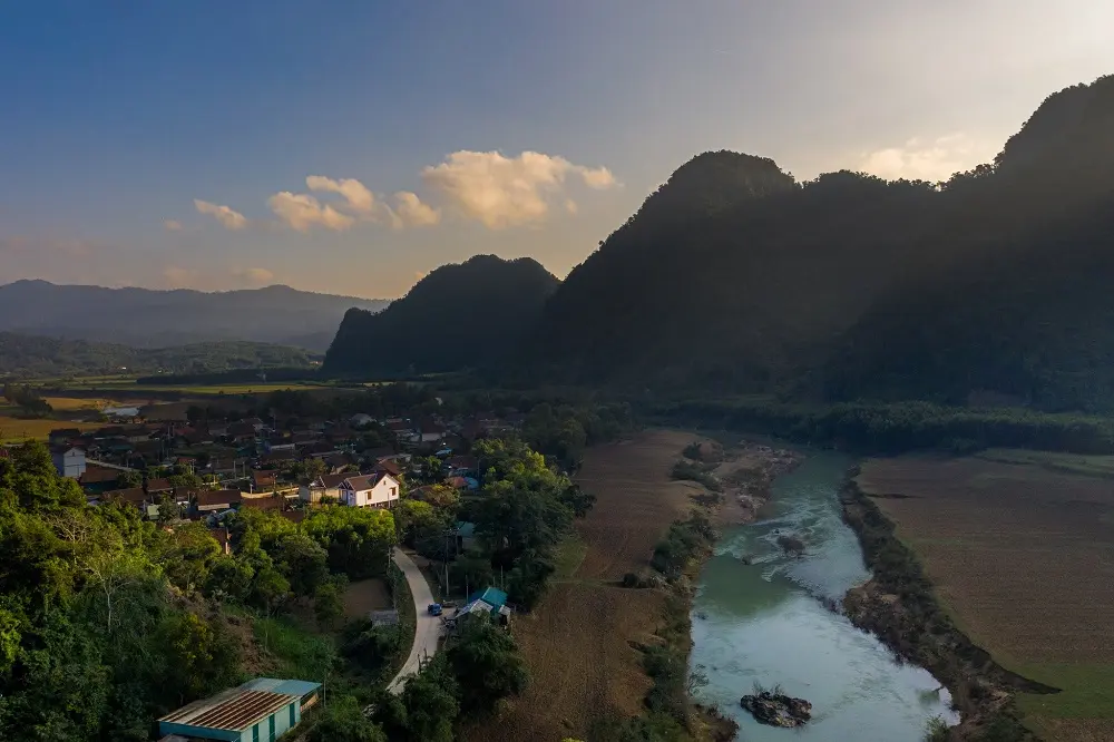 Thưởng ngoạn ho&agrave;ng h&ocirc;n m&ugrave;a đ&ocirc;ng T&acirc;n Ho&aacute; Quảng B&igrave;nh tuyệt đẹp 6