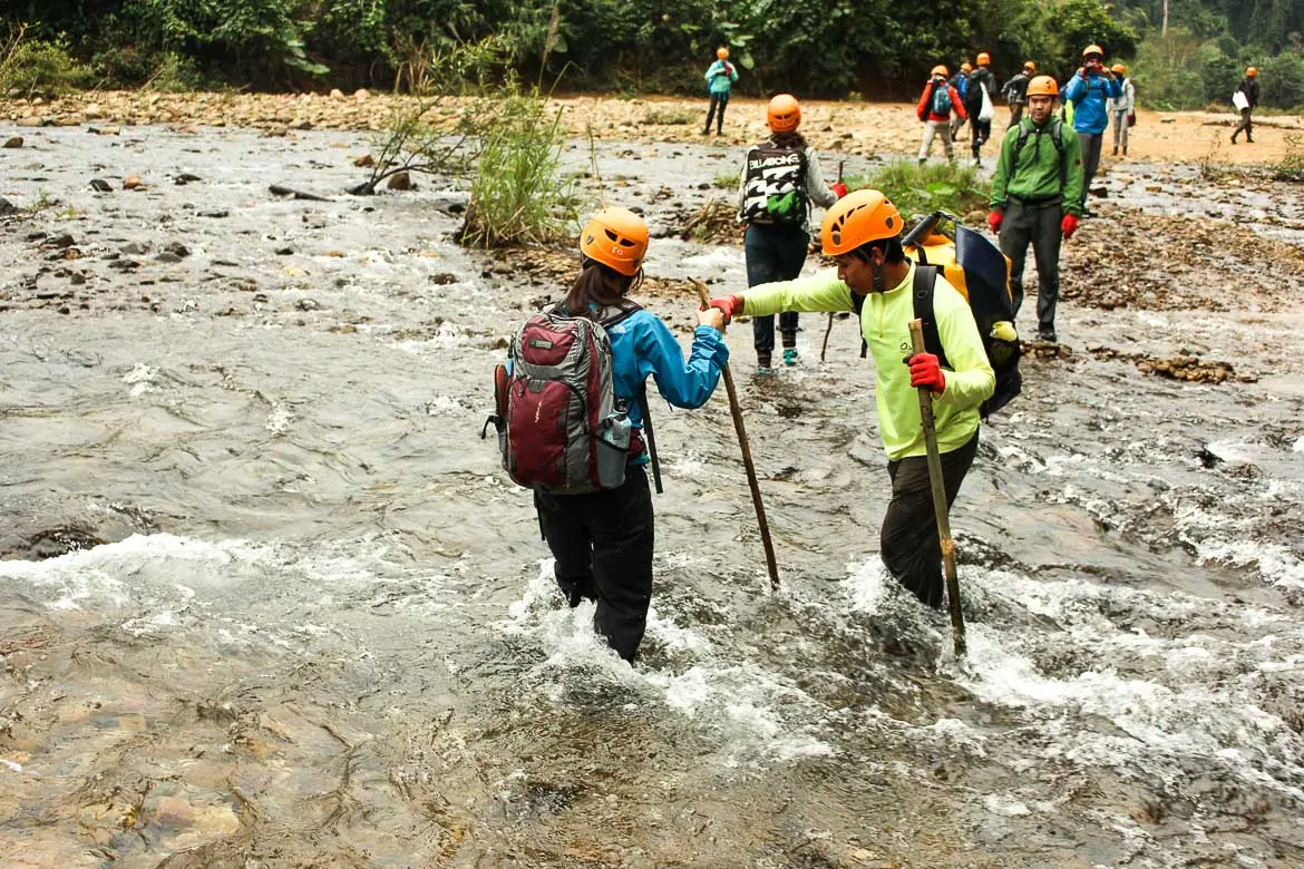 Chia sẻ kinh nghiệm trekking, camping hang động Quảng B&igrave;nh an to&agrave;n nhất 8