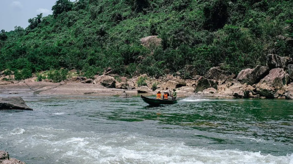 Kinh nghiệm kh&aacute;m ph&aacute; th&aacute;c Tam Lu Quảng B&igrave;nh thật an to&agrave;n v&agrave; th&uacute; vị 6