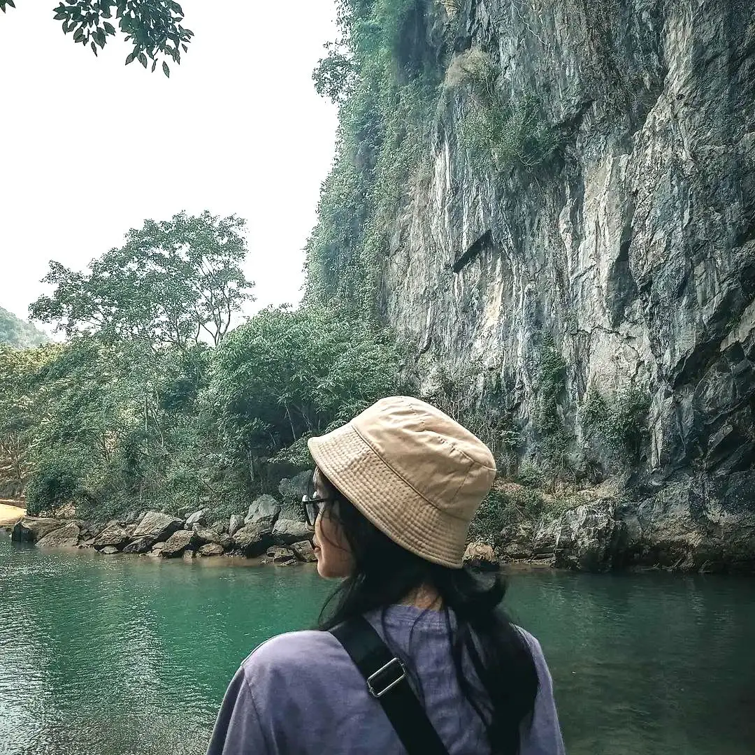 Mặc g&igrave; khi đi Phong Nha Kẻ B&agrave;ng, bật m&iacute; tips phối đồ cực chất 6