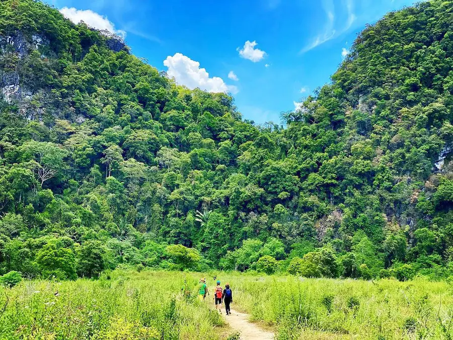 Xem ngay kinh nghiệm trekking Quảng B&igrave;nh d&agrave;i ng&agrave;y nhưng vẫn khoẻ re 7