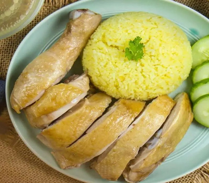 10 quán cơm gà Quy Nhơn ngon nức tiếng thu hút thực khách