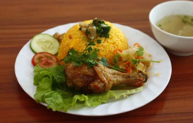 10 quán cơm gà Quy Nhơn ngon nức tiếng thu hút thực khách 3