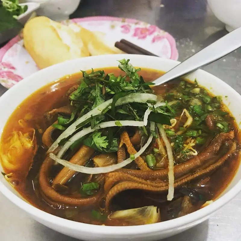 Ăn g&igrave; ở Quy Nhơn v&agrave; top 18 m&oacute;n ăn hấp dẫn bạn phải thử 4