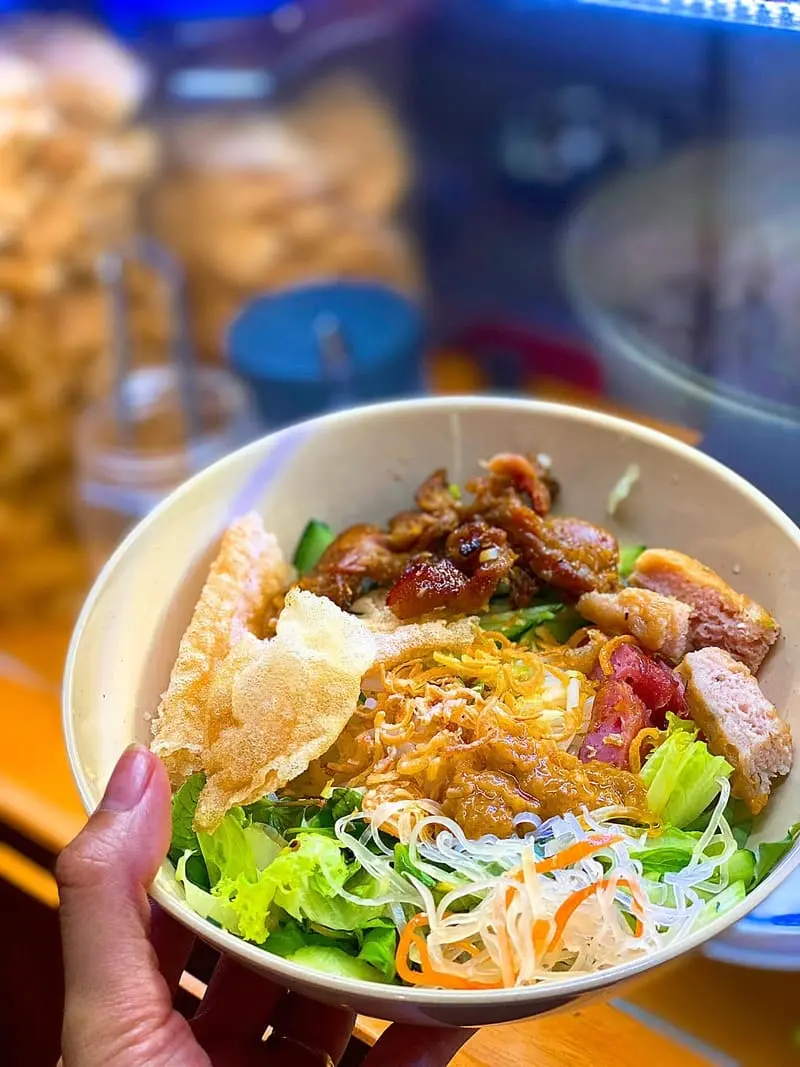 Oanh tạc phố ẩm thực Quy Nhơn c&ugrave;ng top m&oacute;n ngon qu&ecirc;n lối về 7
