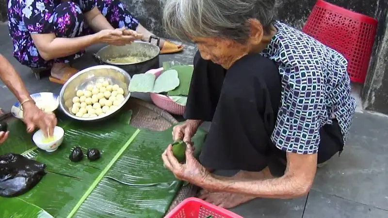 Thưởng thức b&aacute;nh &iacute;t l&aacute; gai B&igrave;nh Định với c&ocirc;ng thức 3 bước đơn giản 6