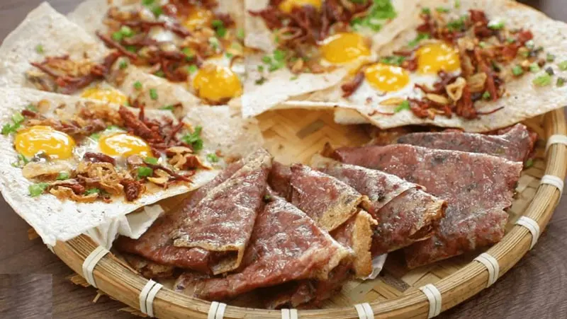 Top 10+ m&oacute;n ăn vặt Quy Nhơn nhất định phải nếm thử 11