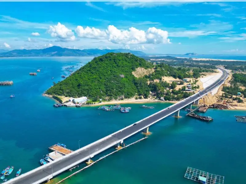 Du lịch b&atilde;i biển Đề Gi: Đắm m&igrave;nh trong vẻ đẹp của biển cả Quy Nhơn 2