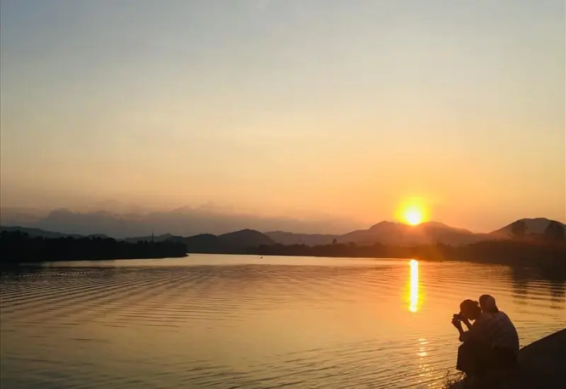 Kh&aacute;m ph&aacute; hồ Mỹ B&igrave;nh: Vẻ đẹp 'n&agrave;ng thơ' giữa l&ograve;ng B&igrave;nh Định 5