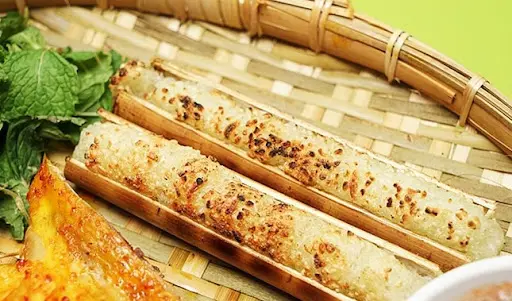 Cơm lam - M&oacute;n ăn thể hiện tinh t&uacute;y của ẩm thực Sapa 8