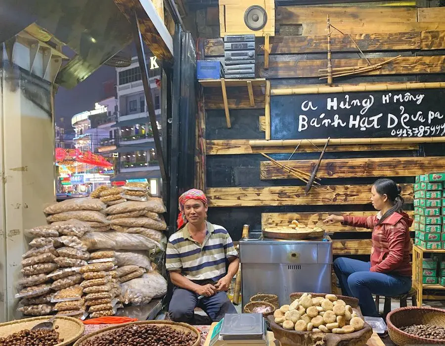 Độc đ&aacute;o m&oacute;n b&aacute;nh hạt dẻ Sapa b&ugrave;i b&eacute;o, thơm nức mũi 2