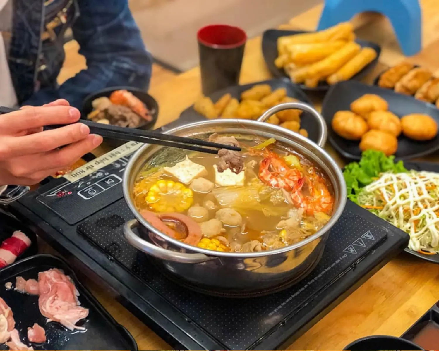 Fin House Sapa Restaurant - Xuýt xoa trước nhà hàng Buffet Lẩu giá yêu thương 10