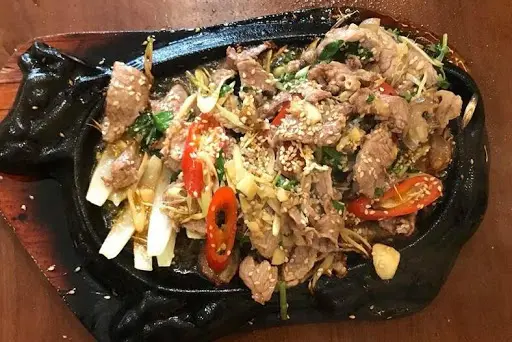 Red Dzao House Restaurant - Thưởng thức món ngon tại vùng núi thị trấn Sapa 6
