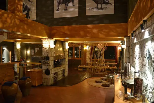 The Hill Station Signature restaurant Sapa - Nh&agrave; h&agrave;ng nổi danh v&ugrave;ng T&acirc;y Bắc nhờ m&oacute;n g&agrave; nướng si&ecirc;u hấp dẫn 2