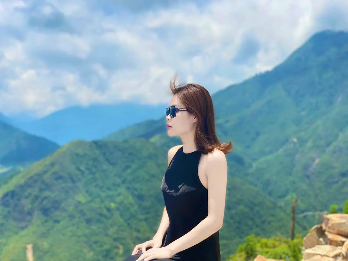 9x Đặng Thùy Linh cùng ngày nắng chói chang trên đèo Ô Quy Hồ 7