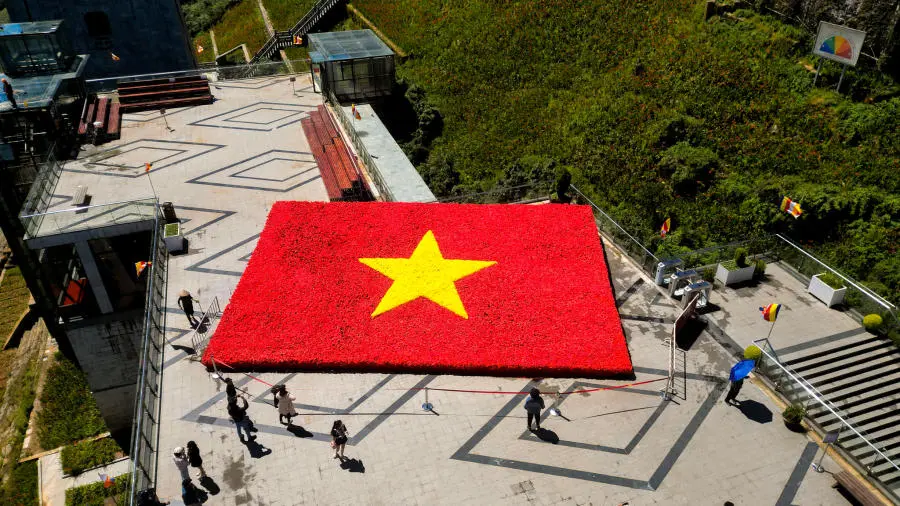 Chinh phục đỉnh Fansipan ngày không mây có gì thú vị 10