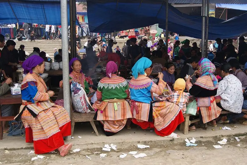 Trải nghiệm chợ phi&ecirc;n Sapa đầy sắc m&agrave;u v&agrave; hương vị 8